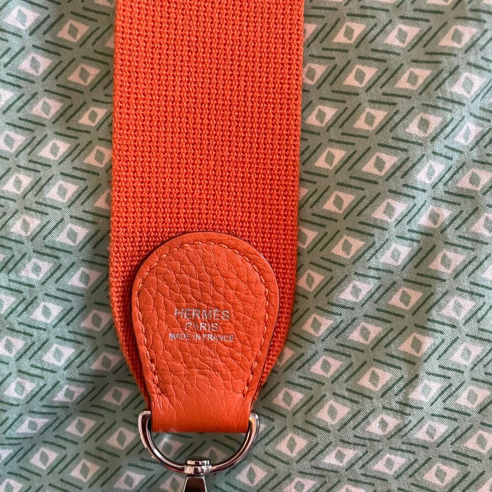 HERMES EVELYNE GEN III ADJUSTABLE STRAP CROSSBODY BAG, AUTHENTICATION INCLUDED - Picture 9 of 10